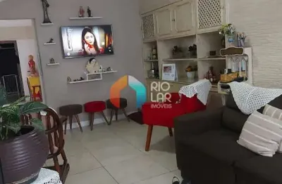 Apartamento tipo casa em condomínio , varanda 3 quartos  2 banheiros  área externa 1 vaga