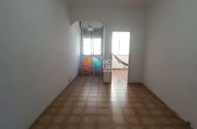 Tijuca,  rua uruguai, sala 2 dormitórios armarios dependencia suite