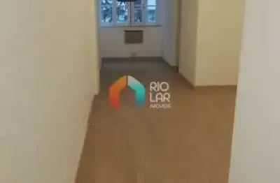 Ótimo apartamento a venda em ipanema com dependências e garagem.