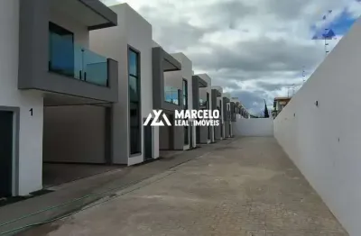 Vendo lindas casas duplex soltas com em ótima localização no bairro boa vista co