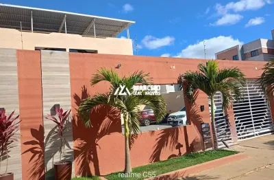 Vendo apartamento com 105m² de área útil contendo 3 quartos sendo  2 suítes no b