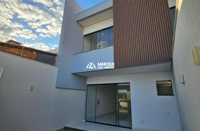Vendo linda casa duplex de 3/4 sendo 01 suite, sala em conceito aberto com área
