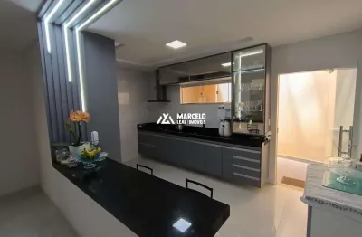 Vendo linda casa de 3/4 sendo 01 suíte com garagem coberta e armários planejados