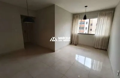 Alugo apto de 2/4 sendo 01 suite com elevador e portaria 24hs no bairro candeias