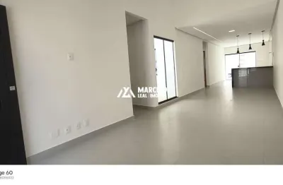 Vendo linda casa pronta, com 3 quartos sendo 1 suíte, sala com pé direito alto,
