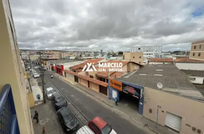 Alugo grande apto de 4/4 livre de condominio na região central de vitória da con