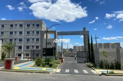 Alugo apto de 2/4 com  cozinha, sala e banheiro, 2º andar na região central de v