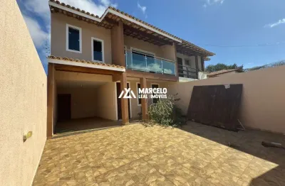 Alugo casa de 4/4 sendo 02 suítes no bairro recreio (vila emurc) com 03 vagas de