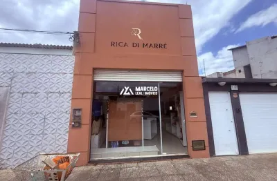 Alugo ponto comercial de 42 m² com  porta automática em ótima localização no bai
