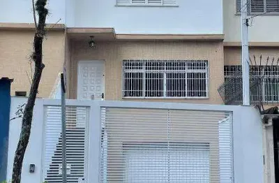 Sobrado à venda com 02 dorms no bairro de santa terezinha.