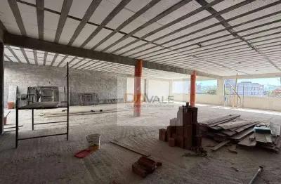 Amplo ponto comercial com vagas de estacionamento no centro de caçapava.