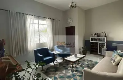 Casa com 4 dormitórios à venda, 185 m² por R$ 890.000 - Campos Elíseos - Taubaté/SP
