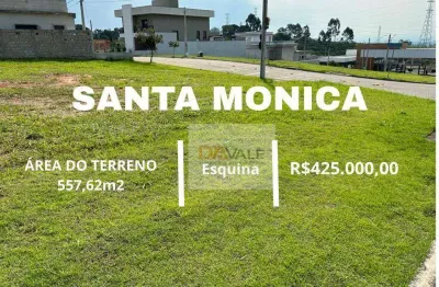 Lote de Esquina com 557,62 m2 com excelente localização, praticamente plano. No Condomínio Santa Mônica em Caçapava.