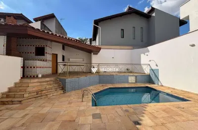 Casa a venda com 4 quartos sendo 4 suítes na zona leste