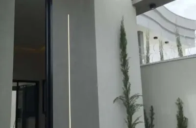 Casa com 3 suítes, móveis planejados, 2 vagas cobertas, área gourmet com churrasqueira e piscina no praça alto umuarama