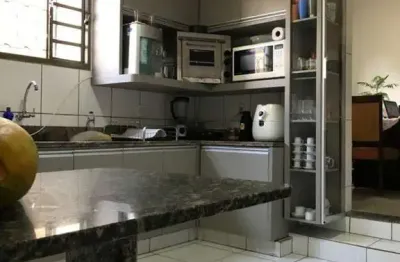 Imperdível! casa à venda em uberlândia-mg, santa mônica: 4 quartos (2 suítes), 2 salas, 3 banheiros, 4 vagas, 211m².