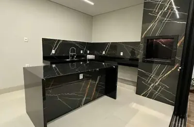 Casa à venda condomínio raros uberlândia: 3 suítes, closet, sala ampla, 4 banheiros, 4 vagas de garagem, piscina, área gourmet, 250m².