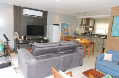 Casa em condomínio fechado com 4 quartos à venda na avenida mãe bernarda, 597, juquehy, são sebastião, 285 m2 por r$ 4.700.000