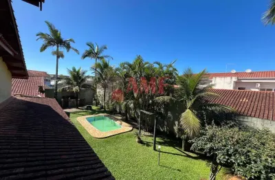 Casa com piscina a 600 metros do mar na vila são paulo