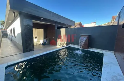 Casa com piscina no bairro santa terezinha - itanhaém