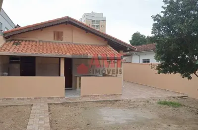 Casa incrível a 700 metros do mar no vila são paulo