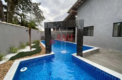 Casa incrível nova com piscina a 250 metros da praia no santa terezinha