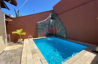 Sobrado com piscina a 50 metros do mar no parque balneário oasis