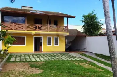 Casa com 3 quartos à venda na César Memolo, --, Vila Thais, Atibaia