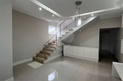 Casa com 3 quartos para alugar na Alameda Lindóia, --, Jardim do Lago, Atibaia