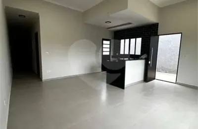 Casa térrea com 3 quartos à venda em residencial jardins da catalunha - sp