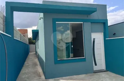 Casa com 2 quartos à venda na Djanira Quirici, --, Centro, Nazaré Paulista