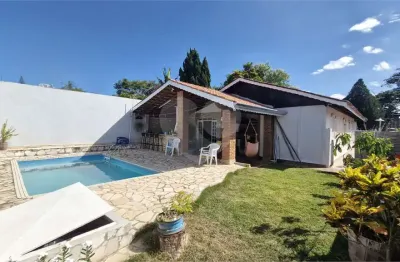 Casa térrea com 3 quartos para locação em caetetuba - sp