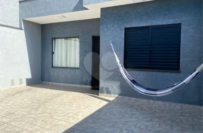 Casa térrea com 3 quartos à venda ou para locação em nova cerejeira - sp