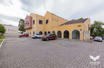 Ponto comercial para alugar na Rua Antônio Escorsin, 1650, São Braz, Curitiba