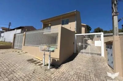 Casa com 3 quartos para alugar na Rua Bernardino Iatauro, 181, Orleans, Curitiba