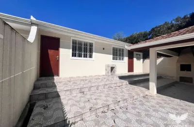 Casa com 3 quartos para alugar na Rua Júlio Raymundo, 179, Butiatuvinha, Curitiba