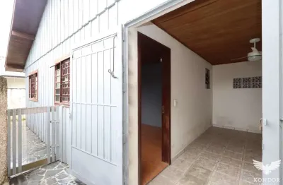 Casa com 2 quartos para alugar na Rua Estephano Reva, 445, Santa Felicidade, Curitiba