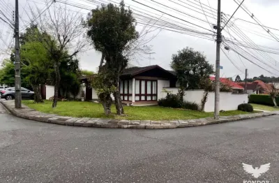 Casa com 3 quartos para alugar na Rua Nicanor Rivas, 100, São Braz, Curitiba
