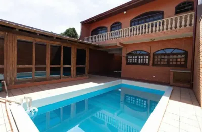 Casa com 3 quartos para alugar na Rua Luiz Sperandio, 93, Santo Inácio, Curitiba