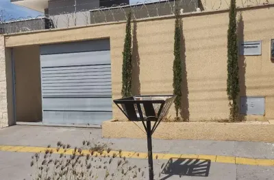 Casa à venda no residencial kátia – acabamento premium.