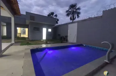 Casa à venda – 3 dormitórios | piscina | churrasqueira | jardim