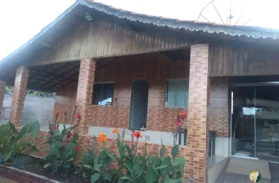 Casa Mobiliada em Condomínio Fechado com Piscina – Caldas Novas-GO