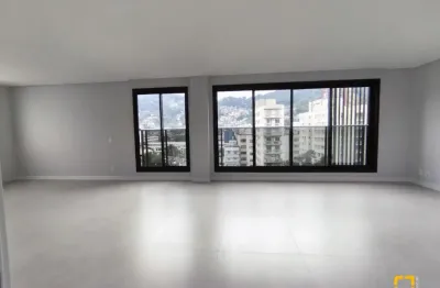 Apartamento à venda no centro com 03 quartos sendo 01 suíte e 02 bwc localizado em florianópolis sc.