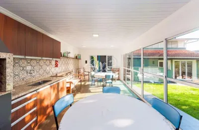 Casa em condomínio fechado com 4 quartos à venda na rua josé casagrande, 1040, vista alegre, curitiba por r$ 2.200.000