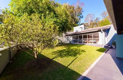 Casa em condomínio fechado com 4 quartos à venda na rua josé casagrande, 1040, vista alegre, curitiba por r$ 2.200.000
