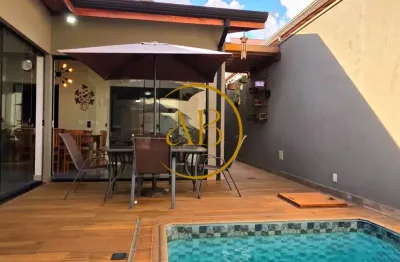 Linda casa térrea num dos condomínios mais completos no lazer