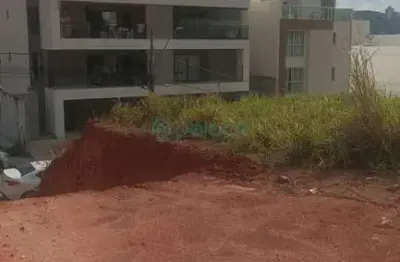 Terreno à venda no Lourdes, Juiz de Fora 