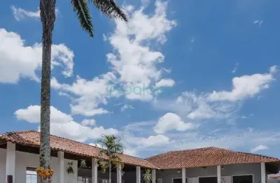 Casa linear com 5 suítes à venda no condomínio bosque do lago - r$ 1.550.000,00