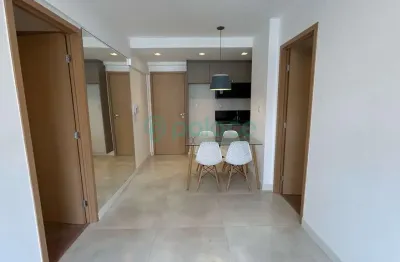 Apartamento de 2 quartos (01 suíte) para locação no centro no valor r$ 2.190,00 + taxas.