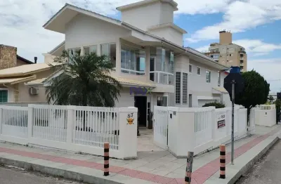 Casa com 4 quartos à venda na rua varese, 83, pagani, palhoça por r$ 2.100.000